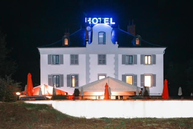 Hotel Restaurant Le Repere Vizille Bagian luar foto